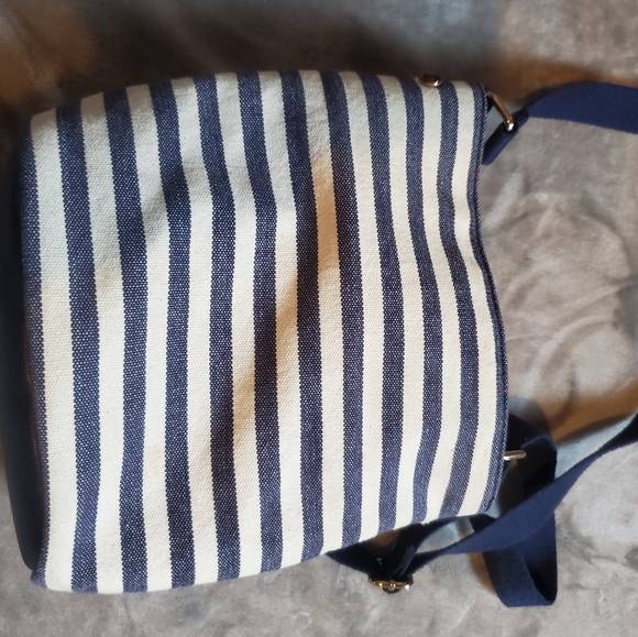 Tommy hilfiger striped purse - Picture 4 of 5